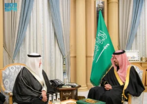 أمير منطقة المدينة المنورة يلتقي رئيس مجلس إدارة جمعية ربيع طيبة لرعاية مرضى الفشل الكلوي