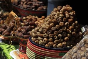 التمر والصحة الجنسية.. مكمل طبيعي وليس بديلاً للعلاج الطبي