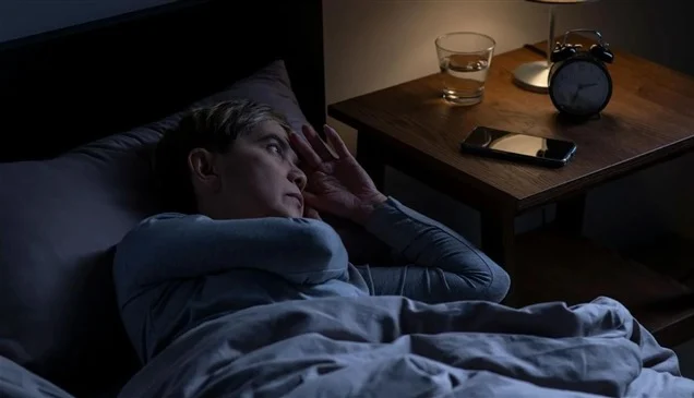 كيف تخدع دماغك للعودة إلى النوم؟ 