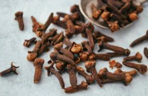 “برعم التنفس”.. هل تنهي حبة قرنفل أزمات الربو؟