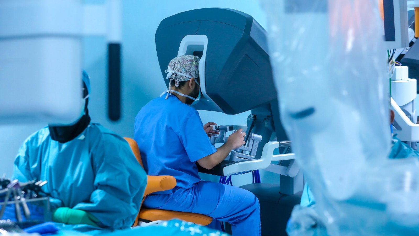 “التخصصي” ينجح في استئصال الطحال والمرارة لطفلة مصابة بفقر الدم المنجلي 