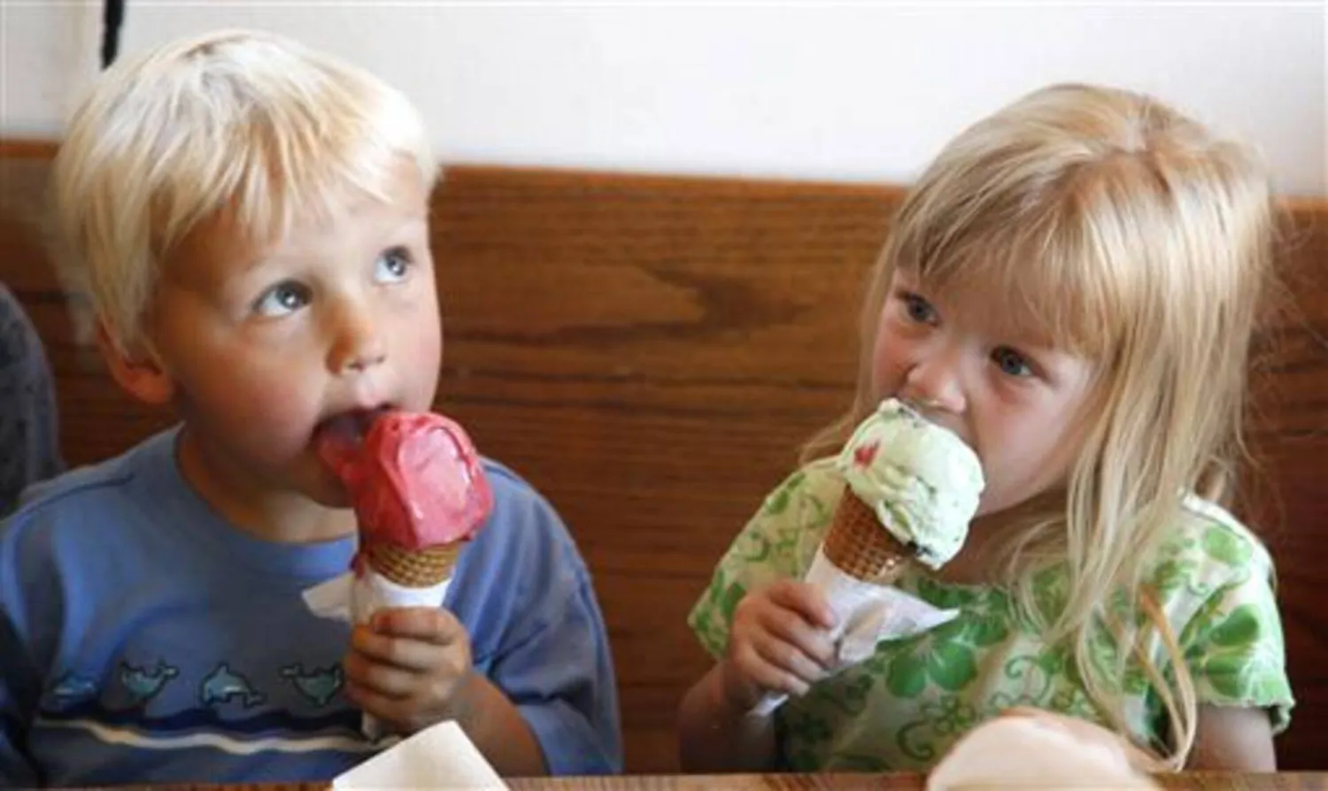 “ستار النهار”.. بريطانيا تحظر إعلانات الوجبات السريعة لحماية الأطفال 