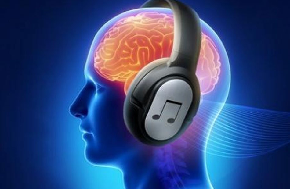 صراخ الصمت: حين تتحول سماعات الأذن إلى سجن للسمع 