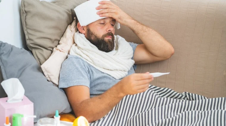 أسطورة الـ 450 عاماً: هل نجوّع الحمى ونُطعم الزكام حقاً؟ 