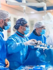 نجاح أول عملية إصلاح صمام بلا جراحة في جازان