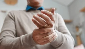 فاتورة الألم: الفيبروميالجيا “الثقب الأسود” الذي يبتلع المليارات من ميزانيات الصحة