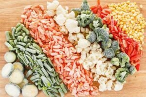 10 أطعمة يحذر الخبراء من تجميدها قبل رمضان.. هكذا تحافظين على جودة مائدتك