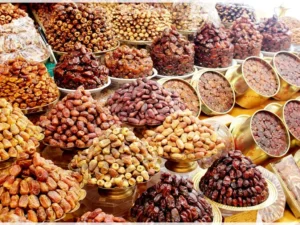 3 تمرات تعادل حصة كربوهيدرات.. وتحذيرات من فخ العدد الفردي 1 تمر 1