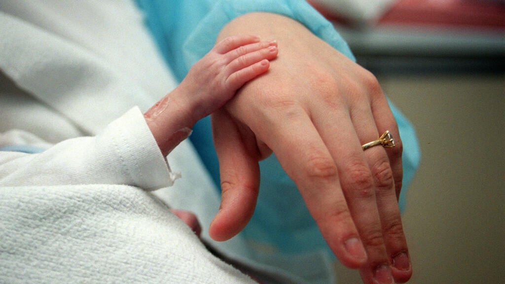 5 أسباب وراء انهيار معدلات الإنجاب في الدول الغنية 