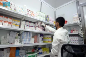 عيادات “مركز الملك سلمان” المتنقلة تغيث المئات في مديرية عبس