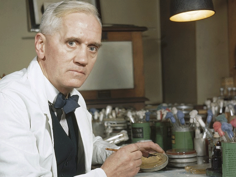 البنسلين.. “الخطأ” الذي أنقذ ملايين الأرواح وحصد جائزة نوبل في الطب 