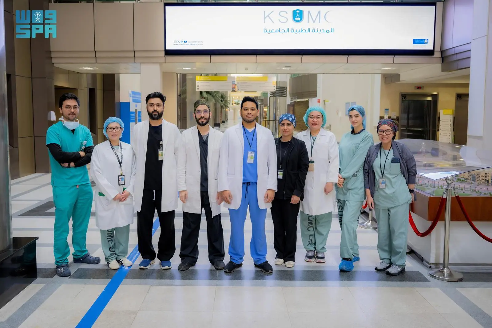 نجاح استئصال للرحم والمبايض باستخدام تقنية (Robotic vNOTES) بطبية جامعة الملك سعود 