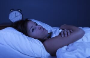 تقطع النوم “لأكثر من 30 دقيقة” قد يسبق الزهايمر وباركنسون بسنوات