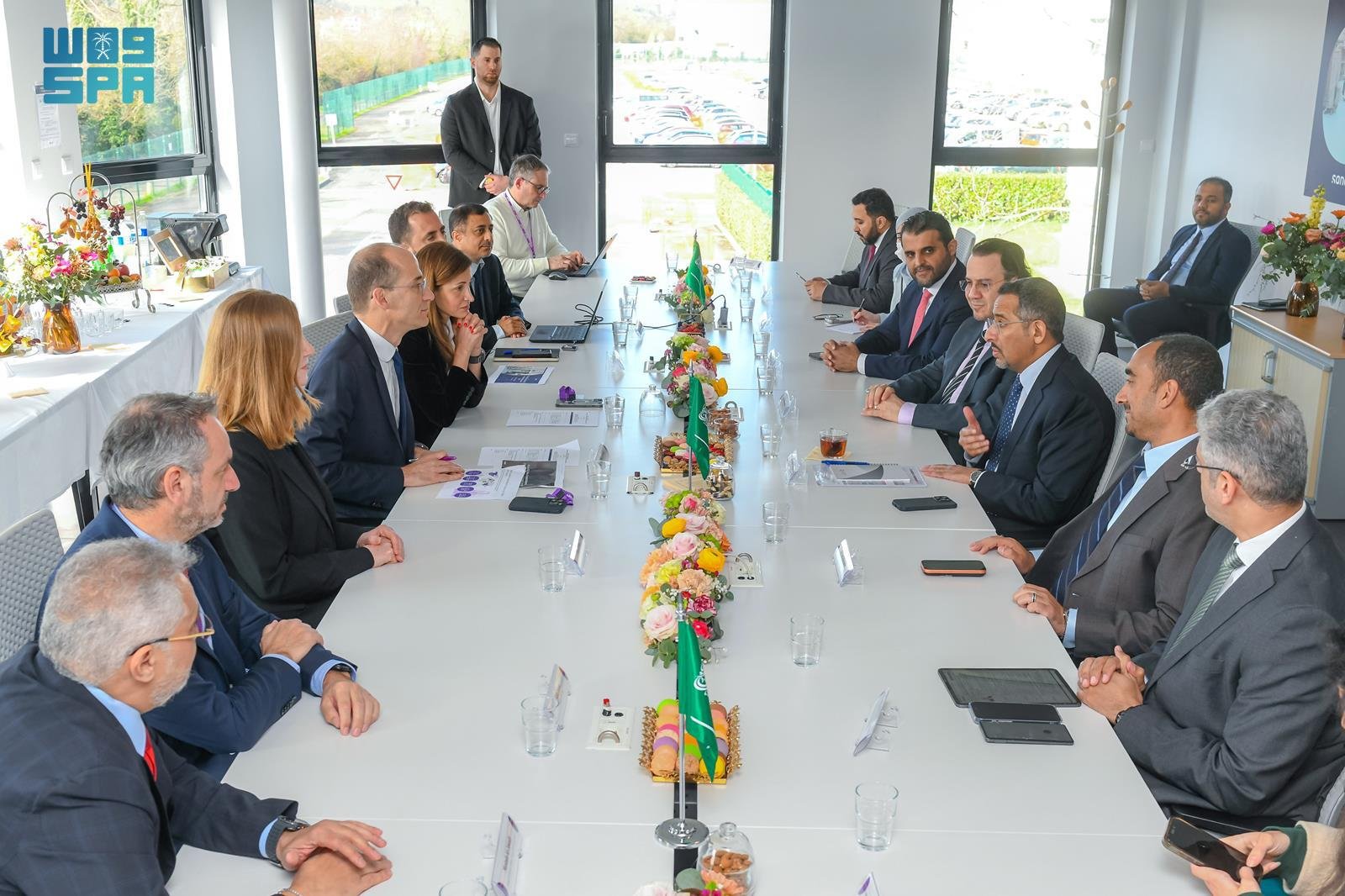 وزير الصناعة في “ليون” الفرنسية لتوطين إنتاج اللقاحات والأدوية الحيوية بالمملكة 