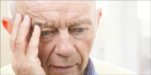 الشفرة الوراثية: كيف يحمي “جين الزهايمر” كبار المعمرين؟